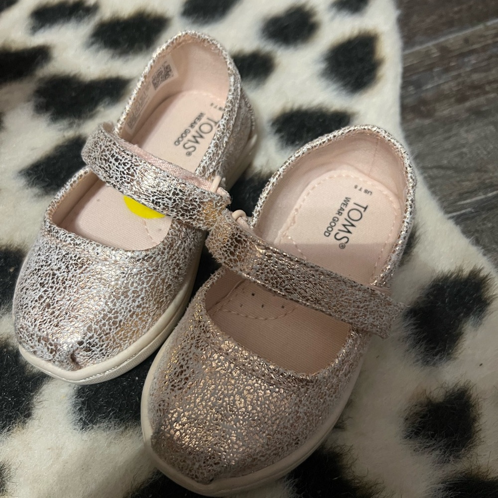TOMS Kids' Sparkly Mary Jane Shoes